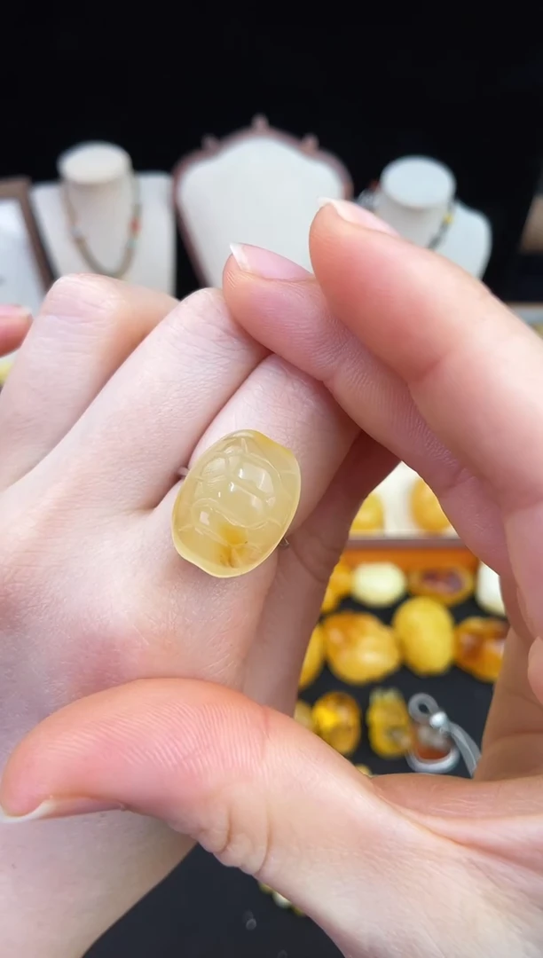 琥珀未镶嵌珠宝奇石柒月