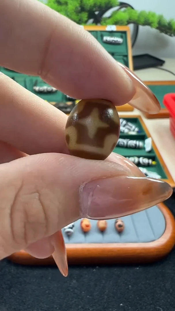 玛瑙/玉髓（覆膜）颈饰未镶嵌55.（微瑕随机发货）