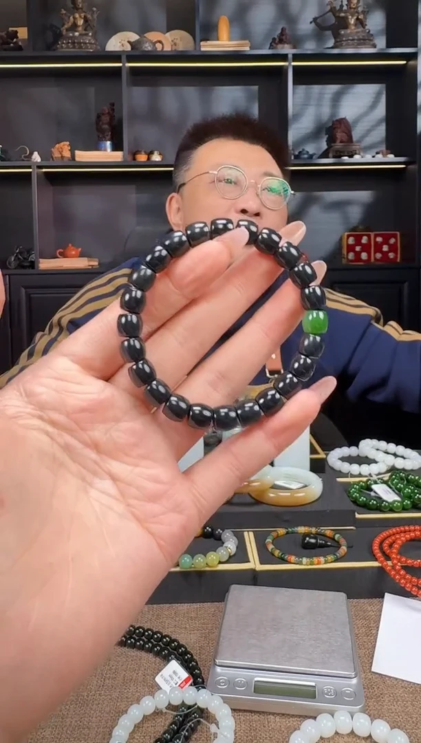 【闪购商品】和田玉1未镶嵌9mm墨玉手串