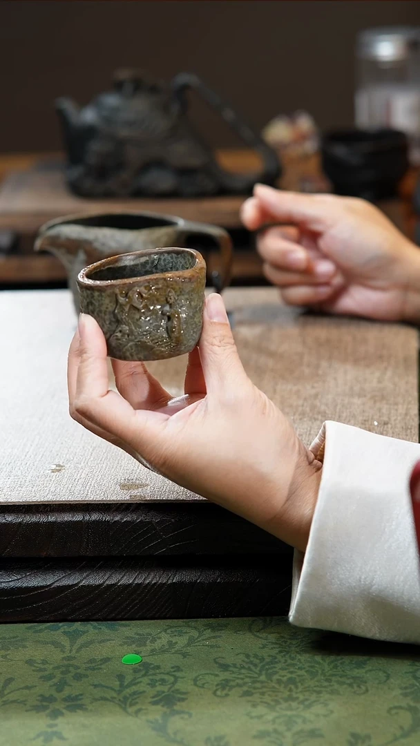 陈国力老师作品冰碛岩重工雕刻地藏出行随形杯