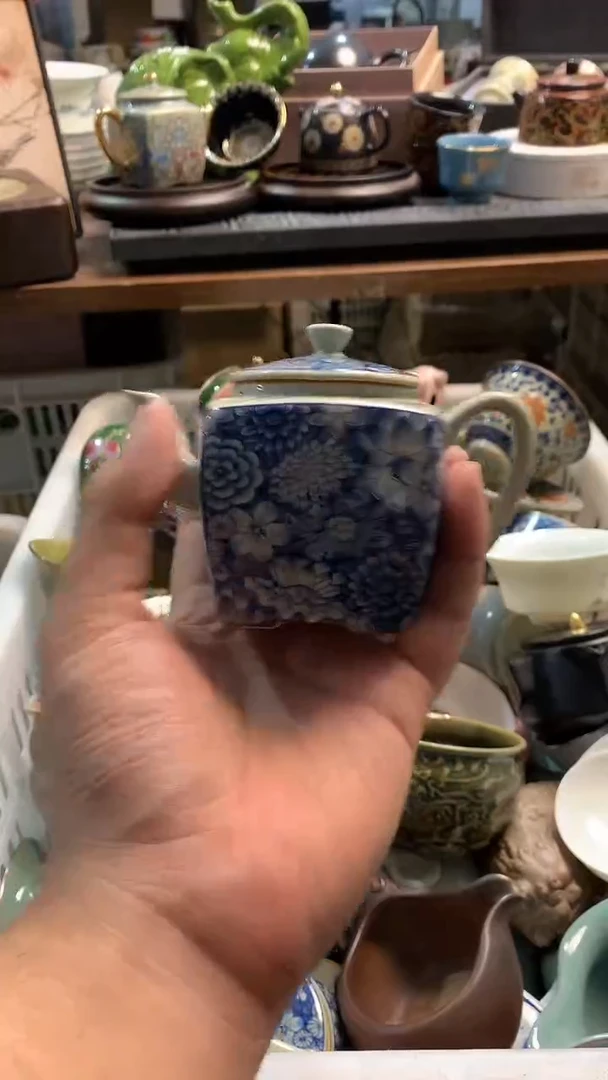 1茶壶、盖碗、主人杯、客杯（轻轻微瑕介意勿拍）