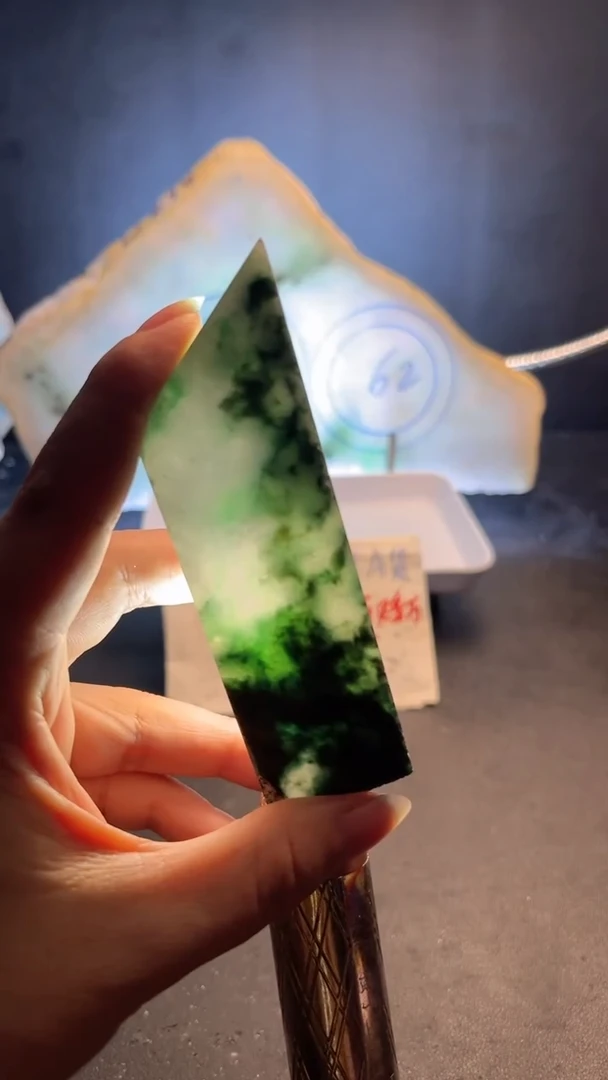 翡翠未镶嵌颈饰光****5翡翠