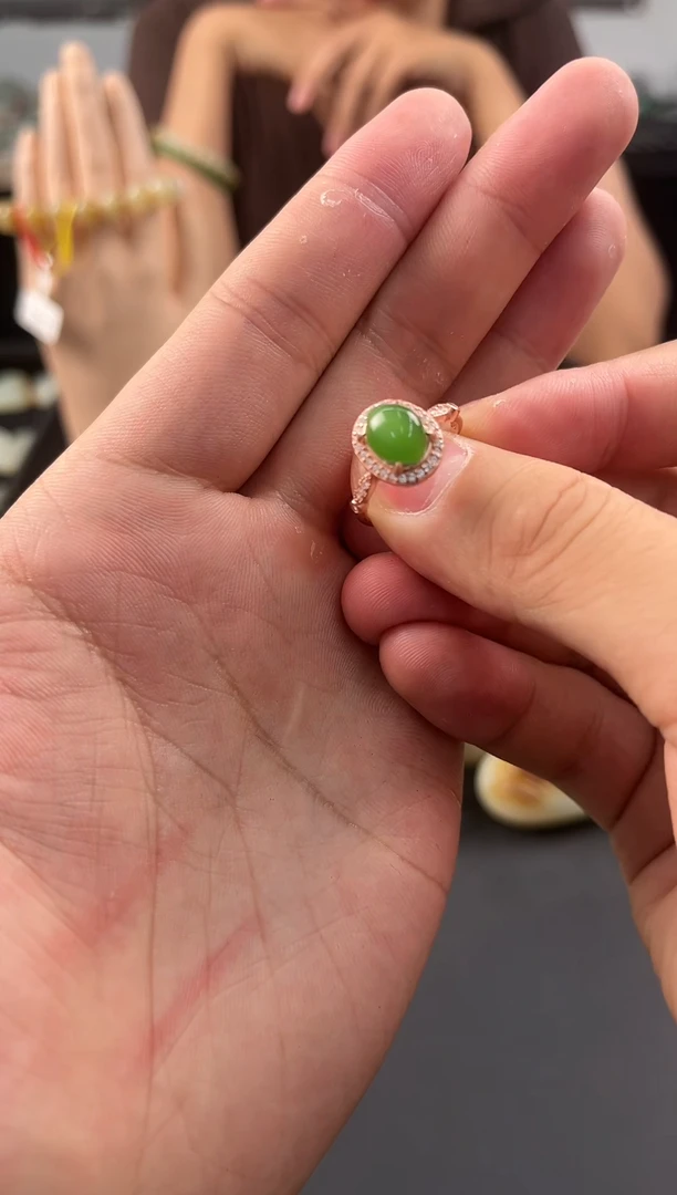 手串未镶嵌和田玉俄碧猫眼戒指微色差