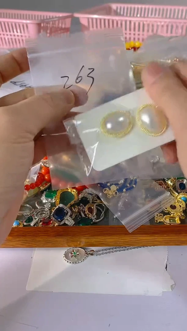 【闪购商品】水晶颈饰银S925镶嵌263红宝，蓝宝，多样性发一件赠链