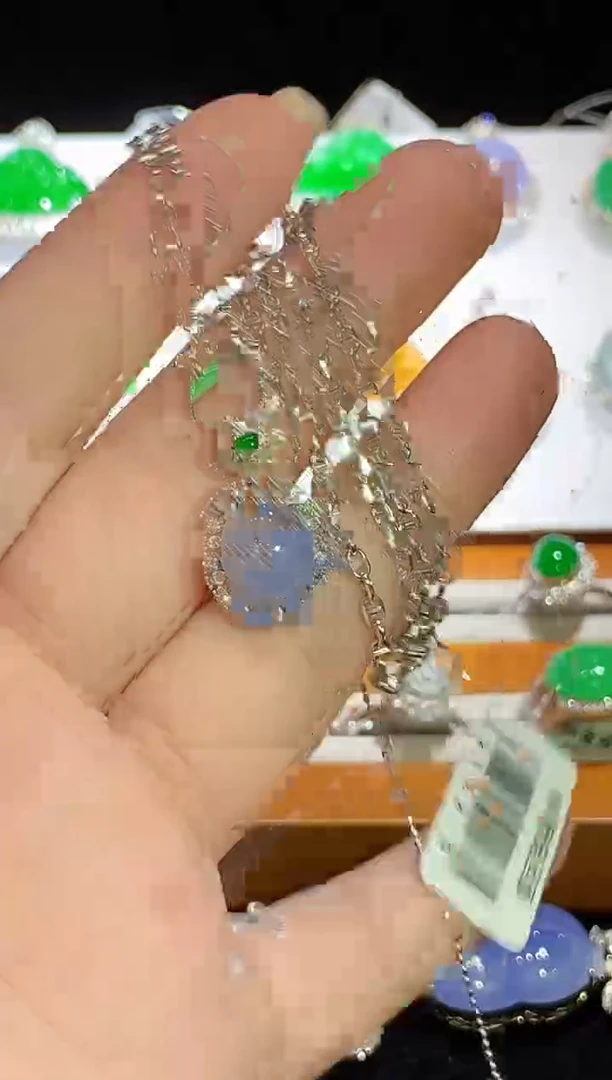 翡翠18K金镶嵌颈饰多样性发其一