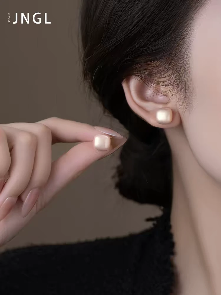 合金耳饰 小方糖珍珠耳钉女新款爆款耳环轻奢高级感气质大气耳饰