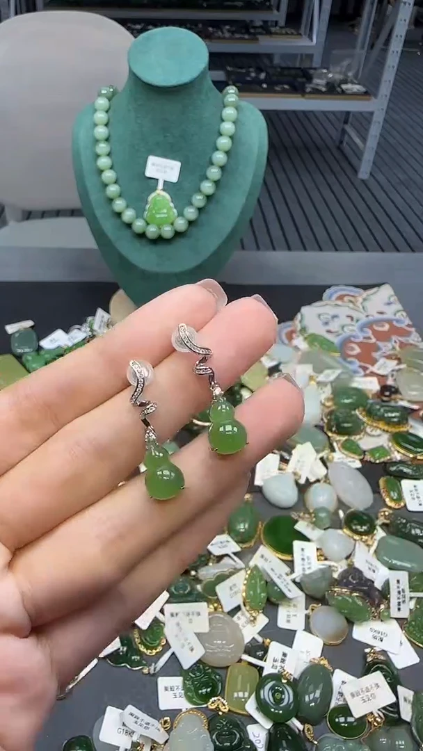 银S925镶嵌和田玉耳饰1