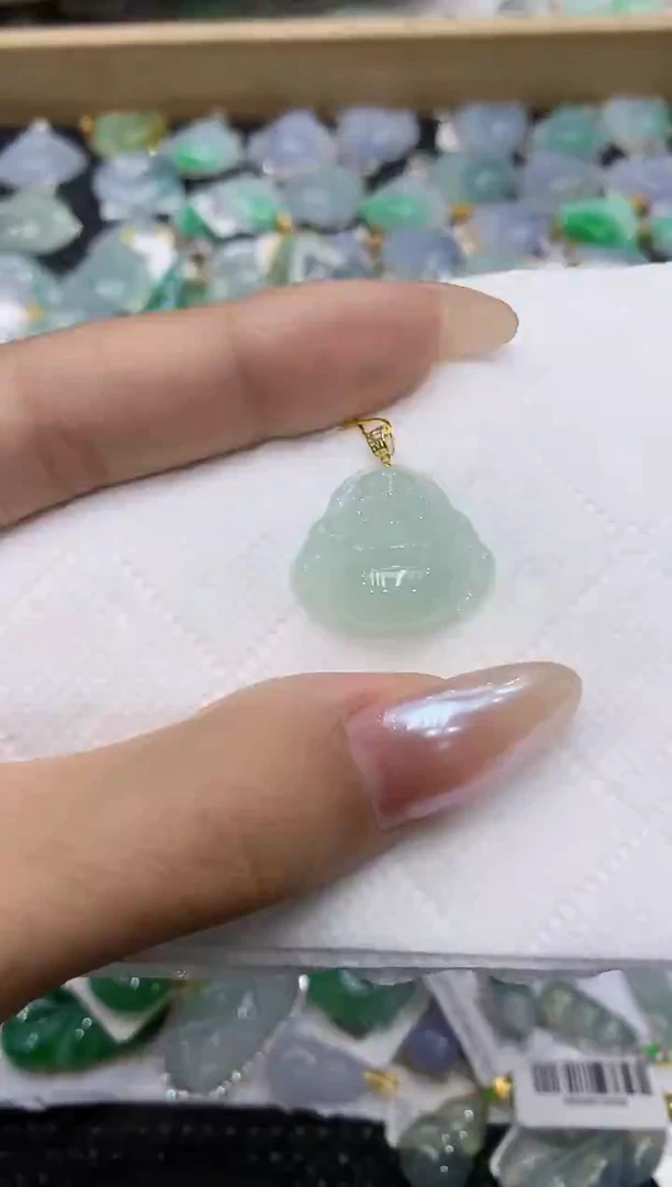 翡翠18K金镶嵌颈饰111111111111