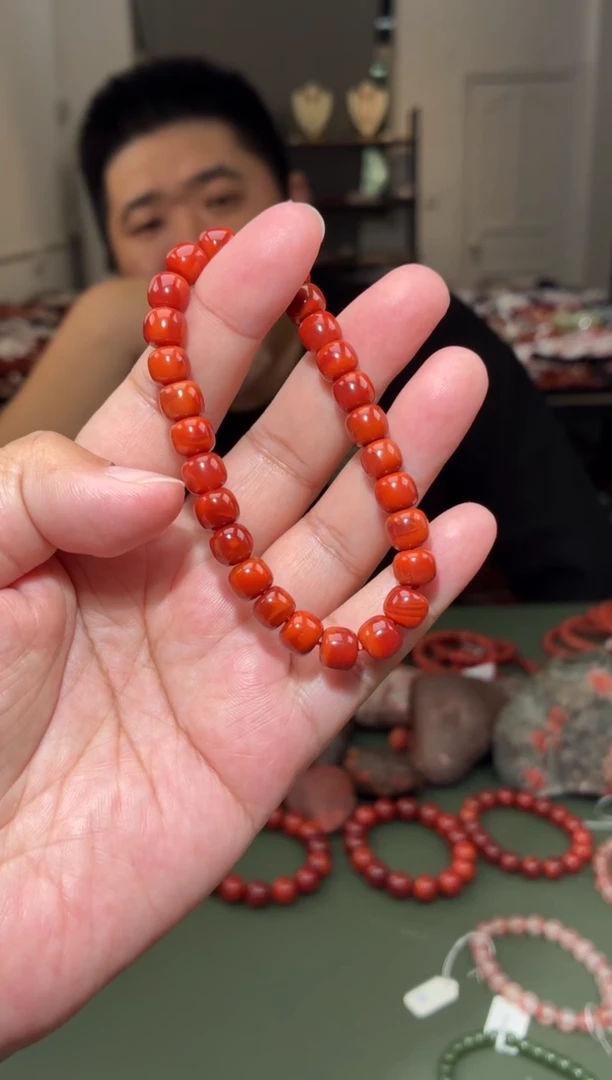 未镶嵌手串南红玛瑙单圈手串一条约7mm多样性发货