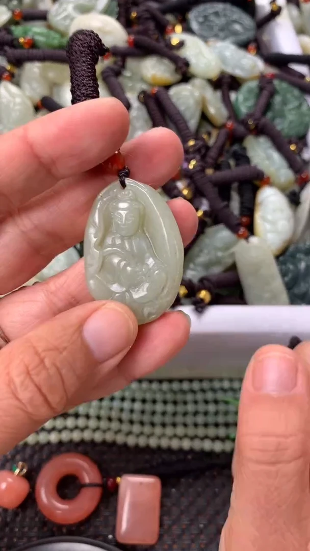 【闪购商品】和田玉颈饰未镶嵌多样性发货没有证书拍一发一有瑕