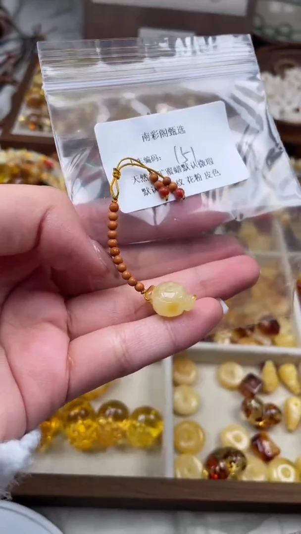 裸石琥珀未镶嵌151/