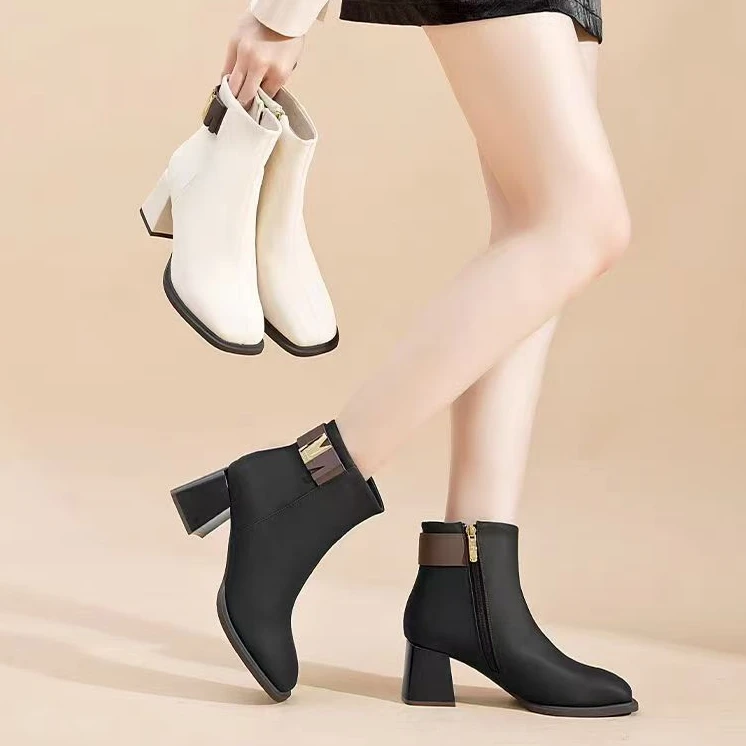 293600 冬季新款时尚百搭粗跟方头气质短靴加绒