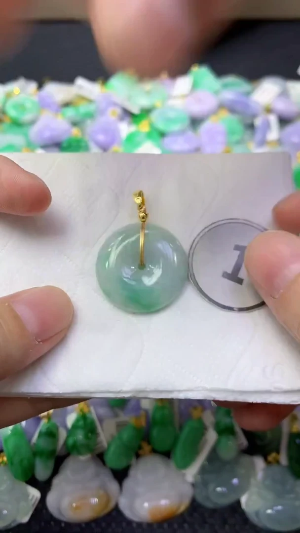 颈饰未镶嵌翡翠天然缅甸翡翠A货