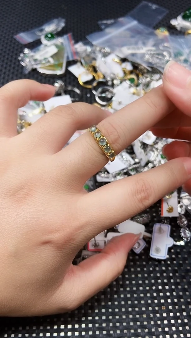 翡翠未镶嵌耳饰1111111111