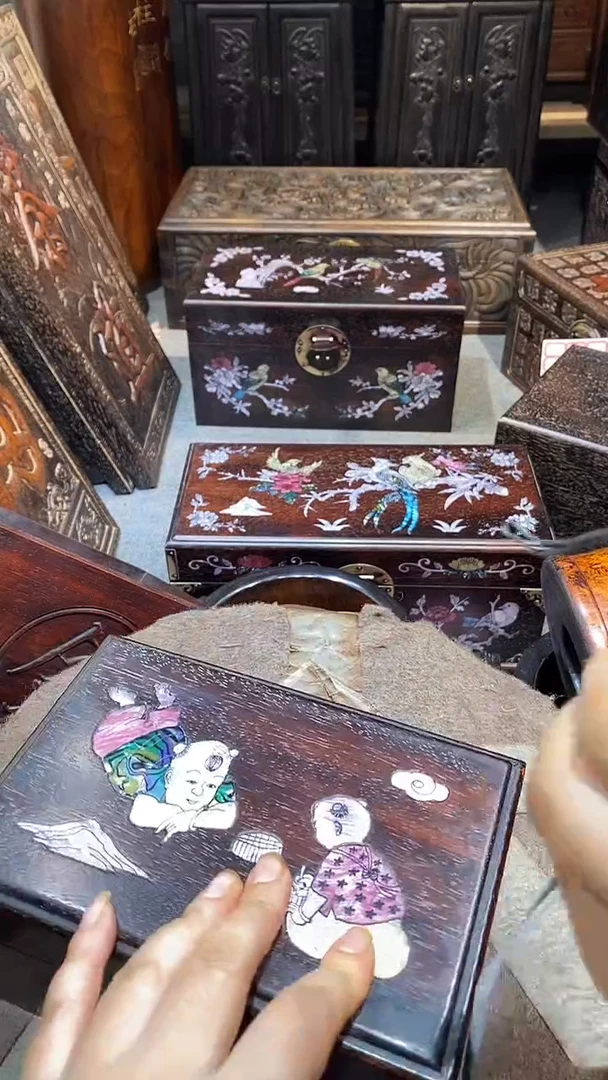 木木雕款盒子一个