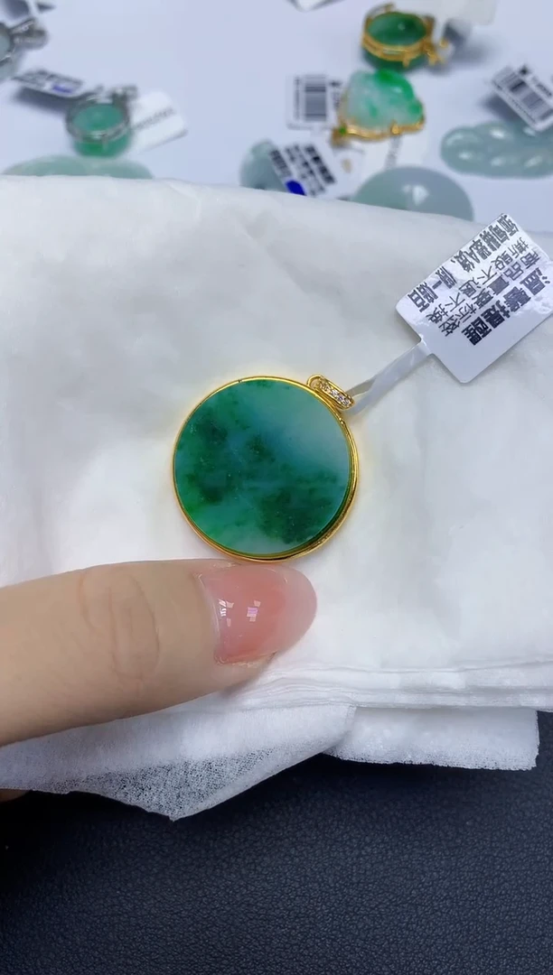 颈饰未镶嵌翡翠天然缅甸翡翠A货多样性发一件