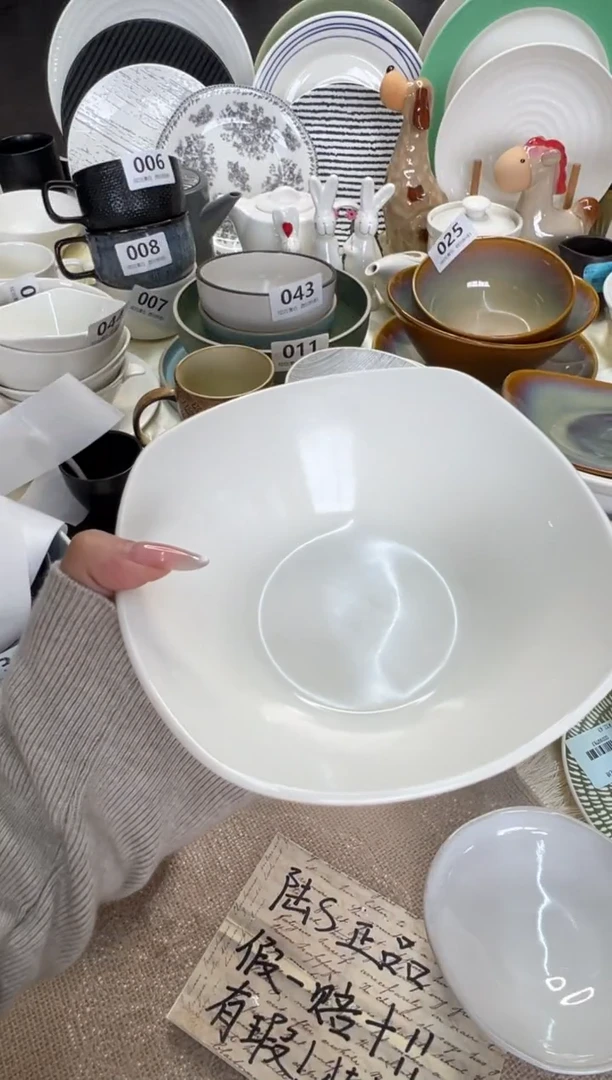 新骨瓷010瑕疵暖白6,5寸四方碗