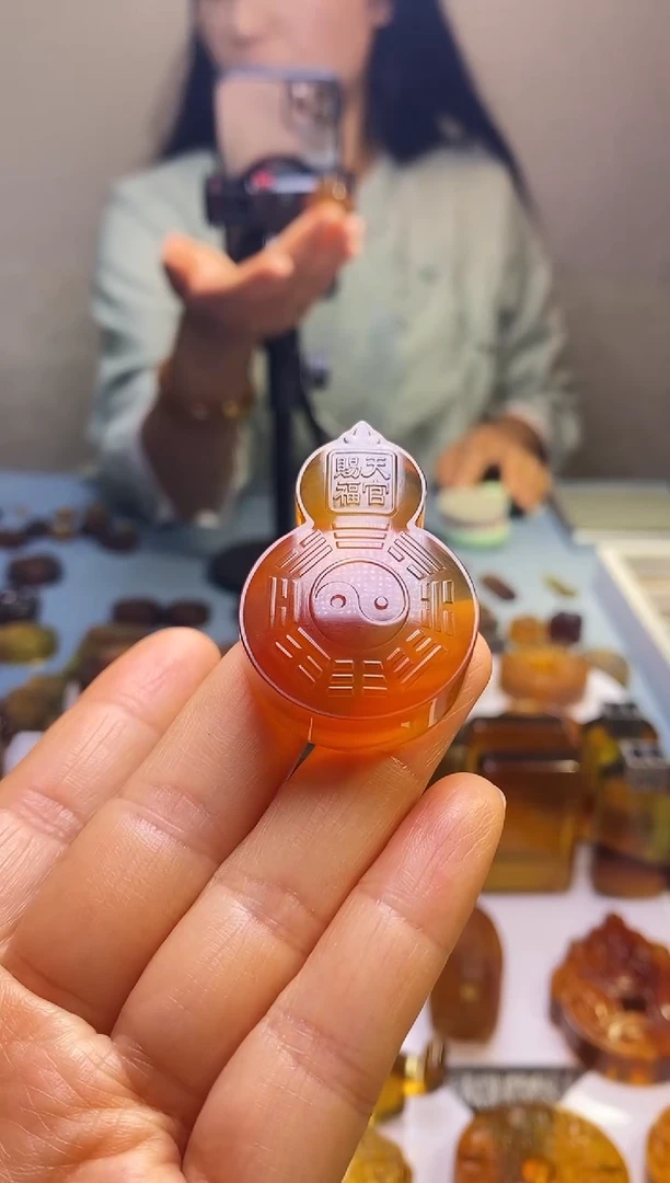 琥珀颈饰未镶嵌SN59-55（八卦·葫芦）