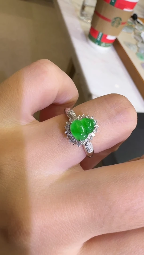 18K金镶嵌戒指翡翠【源头工厂】钻石镶嵌葫芦