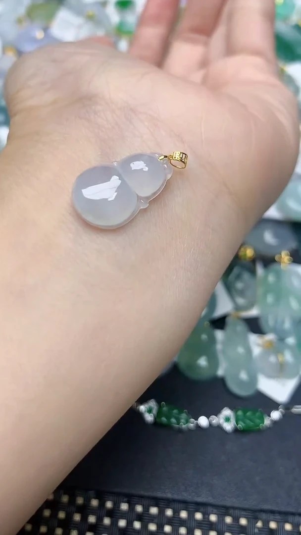 颈饰18K金镶嵌翡翠天然缅甸A货翡翠