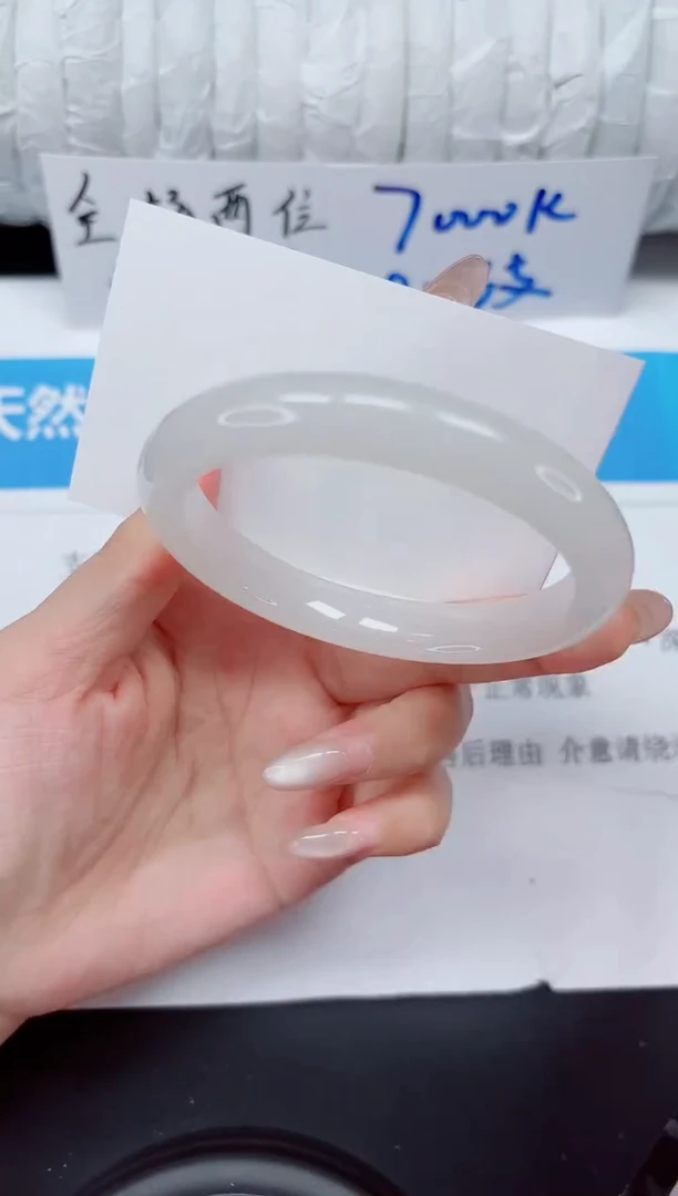未镶嵌手镯石英质玉40-60白