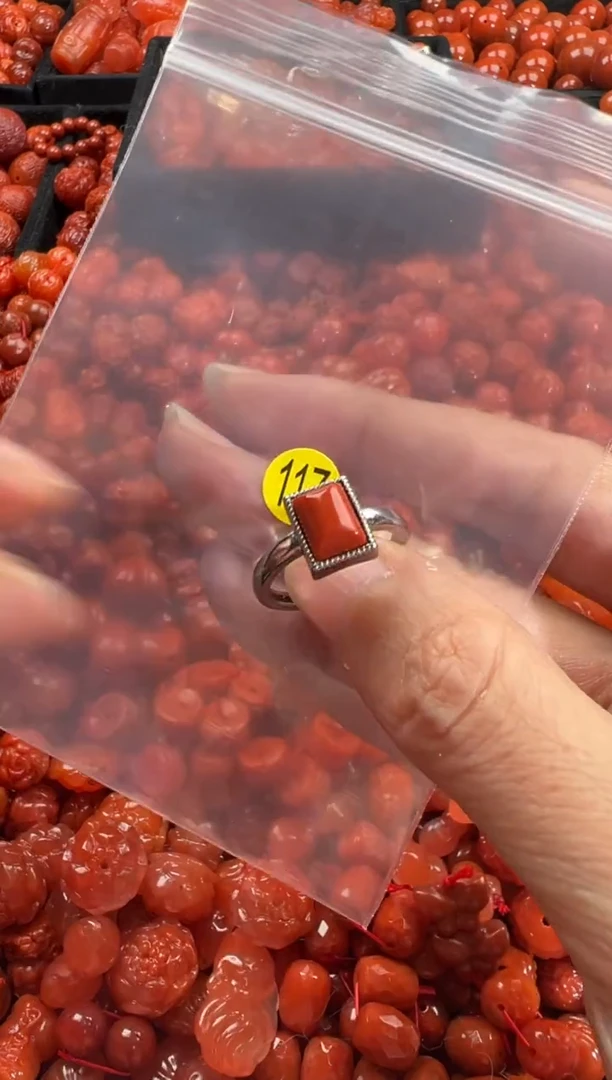 颈饰未镶嵌南红玛瑙1