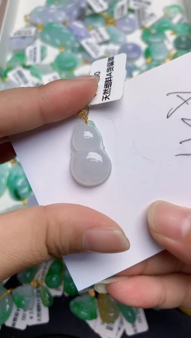 翡翠18K金镶嵌颈饰11111111