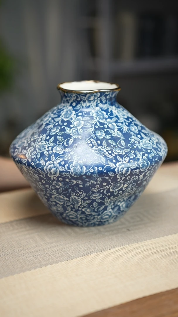 异形花器青花瓷芙蓉花飞碟