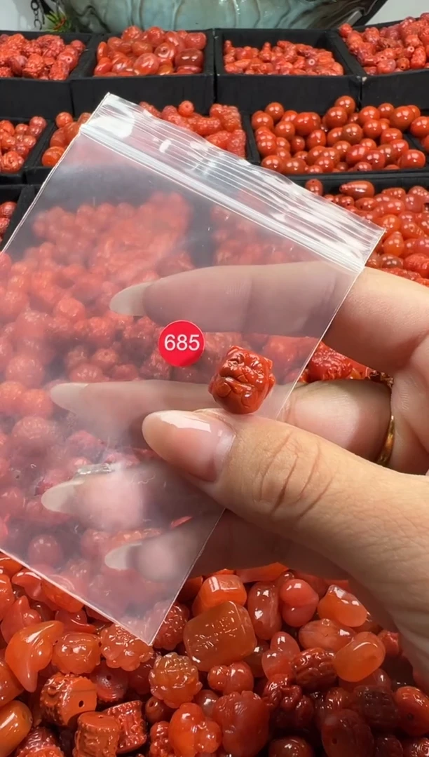 颈饰未镶嵌南红玛瑙1