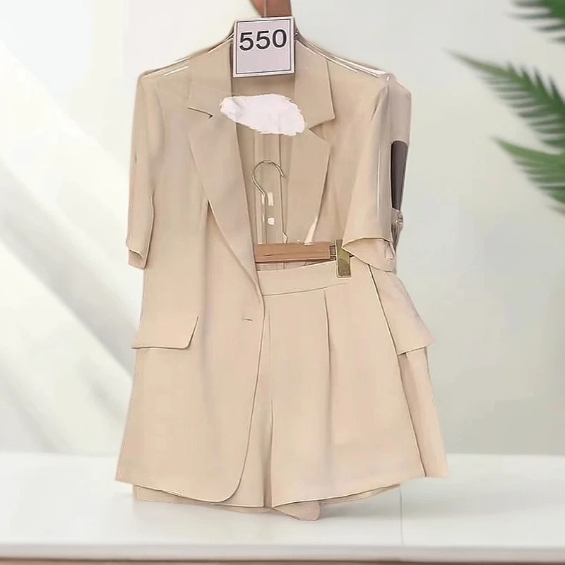 今年流行漂亮冷淡系高级感休闲小香风薄款米白色西装短裤套装夏季