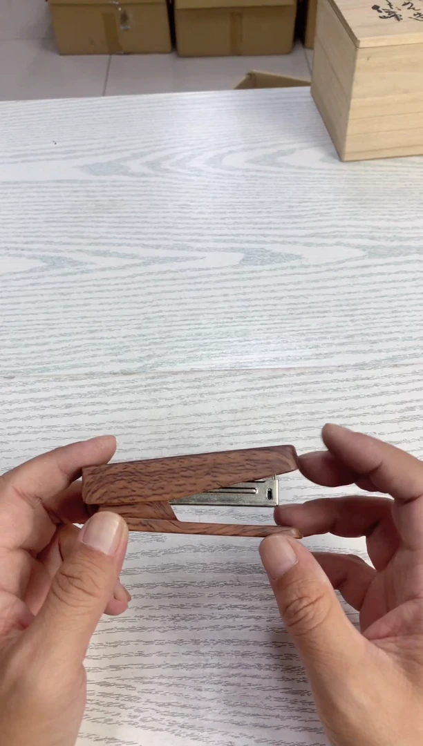 手工艺品琉璃怒*吧默认微瑕，no退no换，介意勿拍