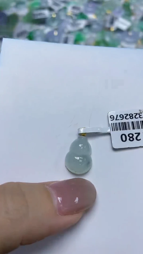 翡翠18K金镶嵌颈饰天然缅甸翡翠A货