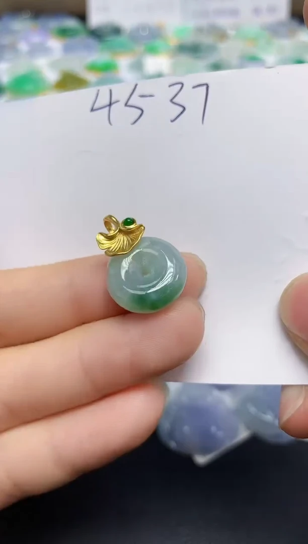 翡翠未镶嵌颈饰天然缅甸翡翠A货