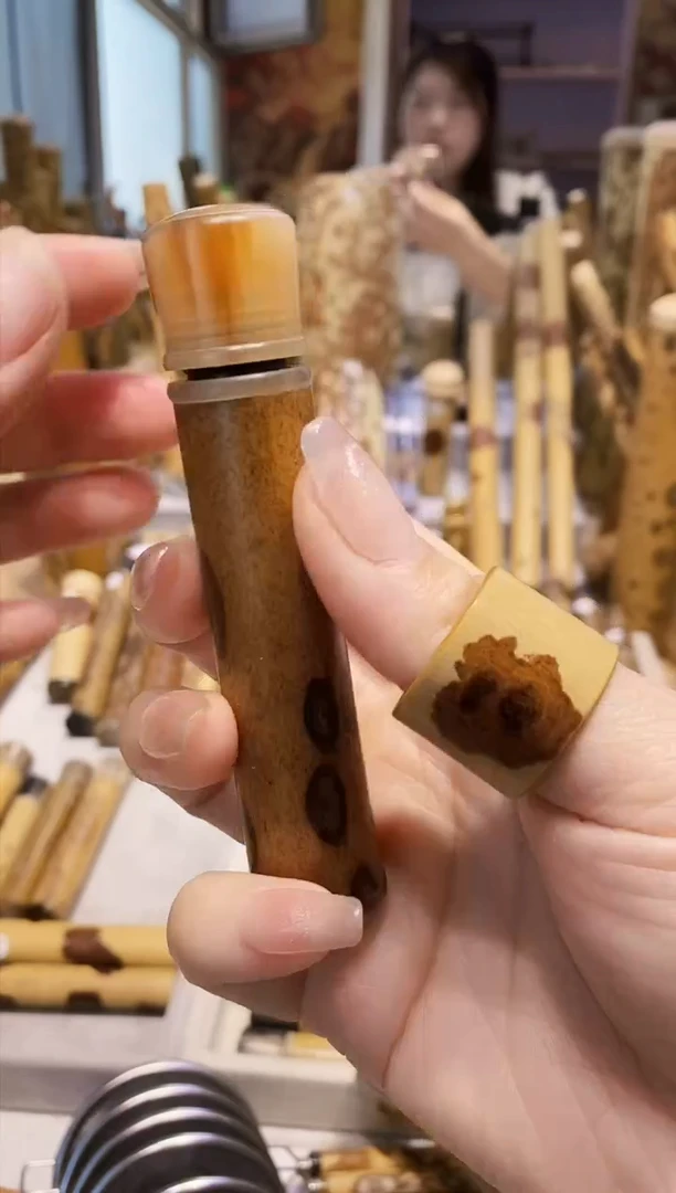 梅鹿竹精品小牙签筒一个