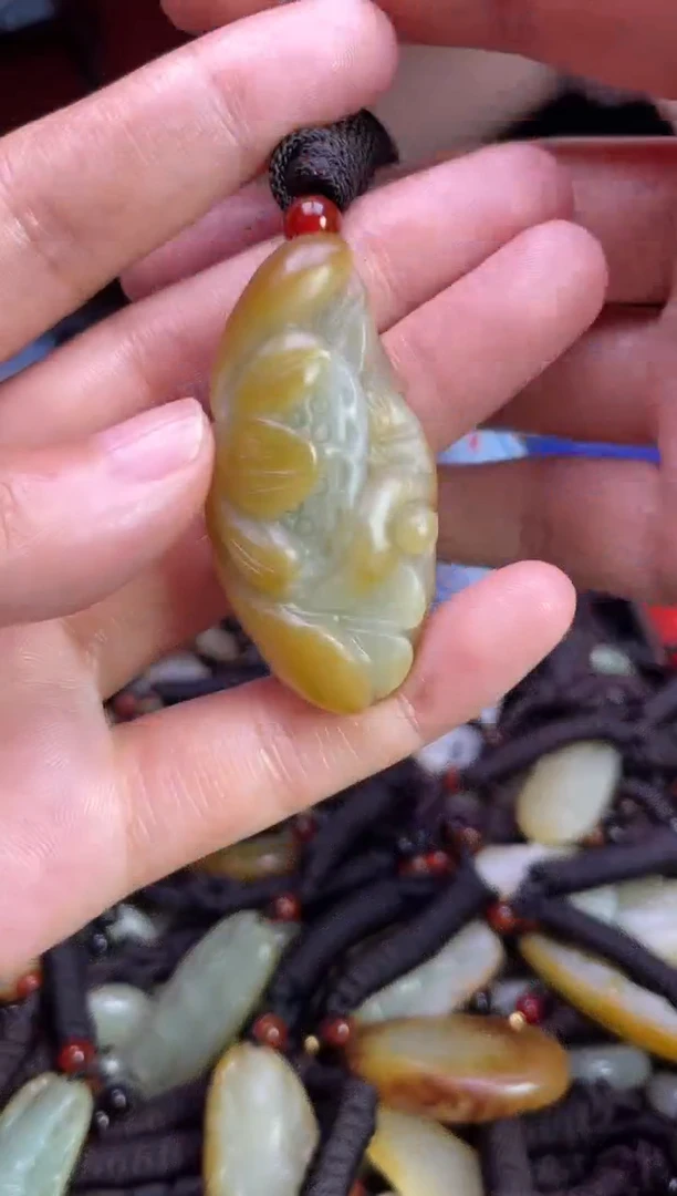 未镶嵌和田玉挂件1