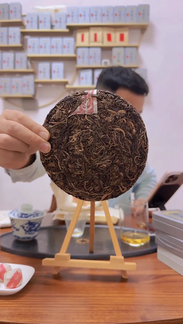 手工艺品琉璃2015年高端普洱茶200g【竞-闪不支持退换】