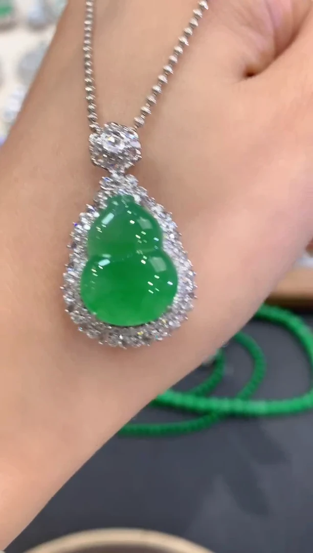 吊坠(不含链)18K金镶嵌翡翠q67