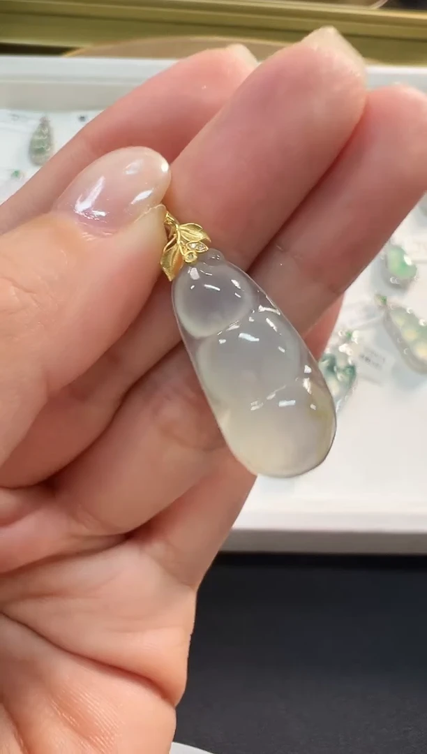 颈饰18K金镶嵌翡翠KGJH1128-012