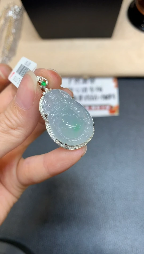 【闪购商品】翡翠颈饰18K金镶嵌【无鉴赏期
