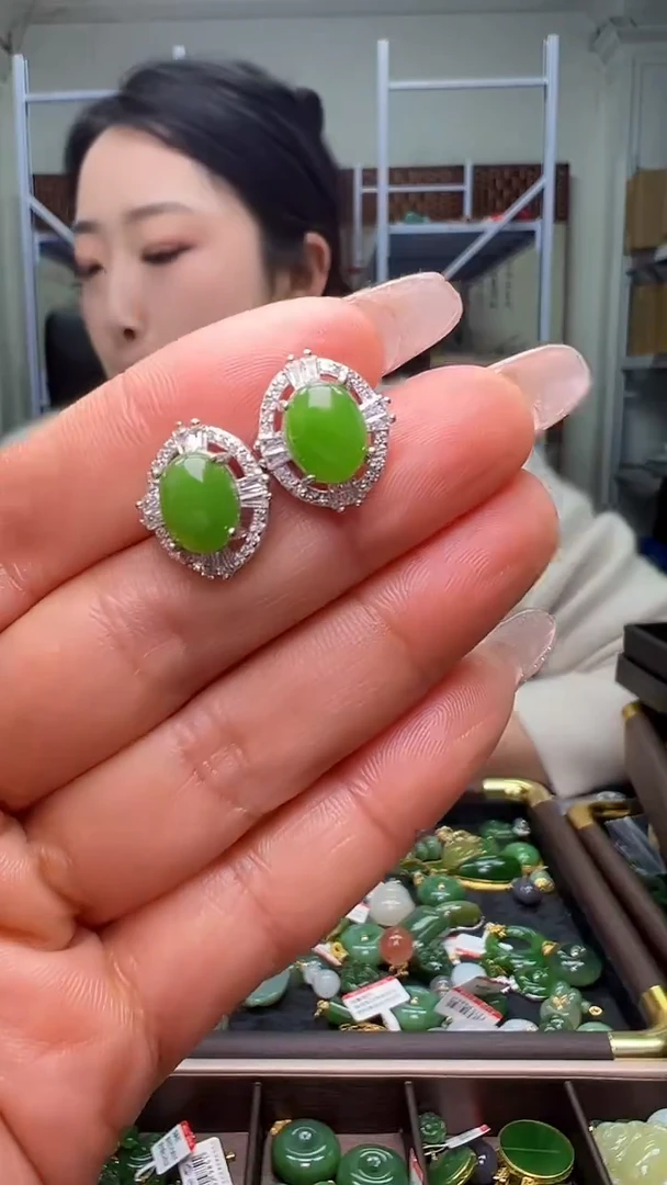 颈饰银S925镶嵌和田玉（多样性发货.发其一)1.03.101