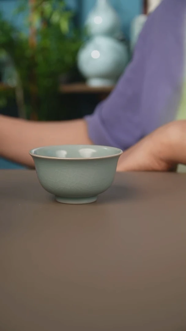 仿古天青压手杯微暇