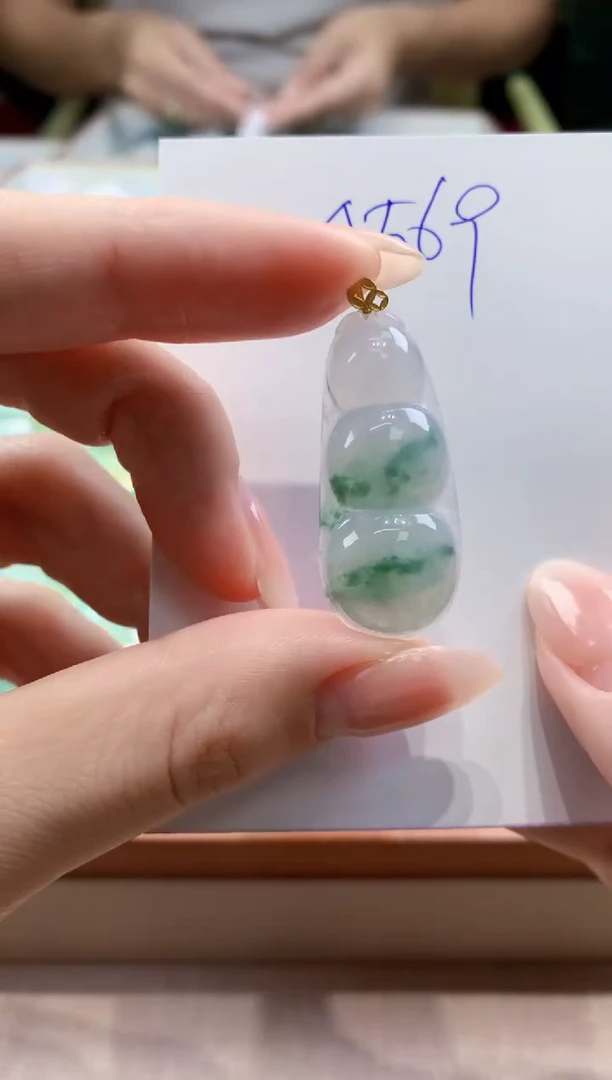 颈饰18K金镶嵌翡翠天然缅甸a货翡翠