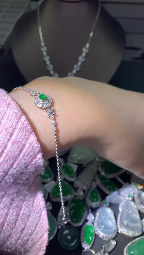 吊坠(不含链)18K金镶嵌翡翠手链