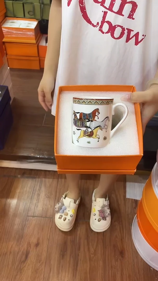 杯鸿辉家品牌瓷器，京东包邮！