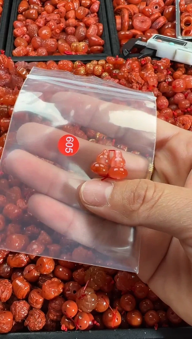 【闪购商品】南红玛瑙颈饰未镶嵌1