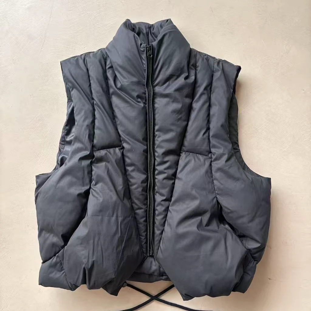 黑色拼接短宽棉服