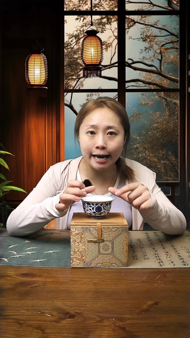 景德镇高温瓷缠枝莲压手