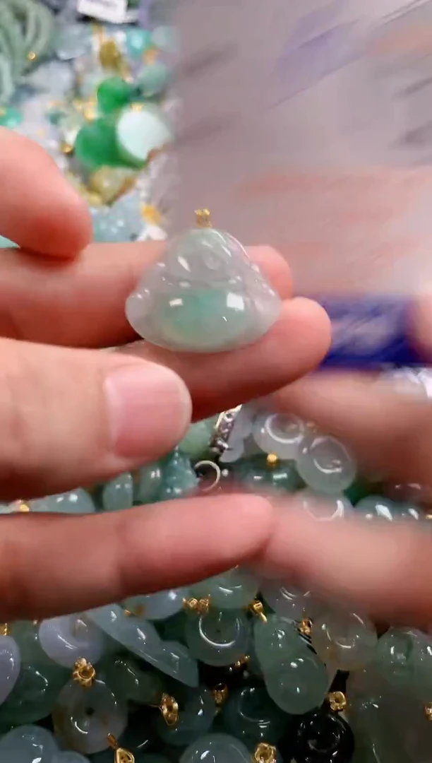 颈饰18K金镶嵌翡翠0668496309