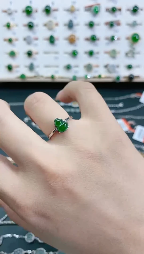 翡翠戒指银S925镶嵌天然翡翠