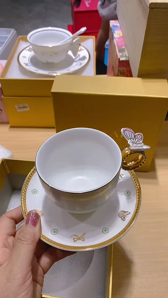 瓷片碗碟好物一件不留@@1